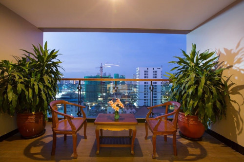 Penthouse For Rent In BKK 1