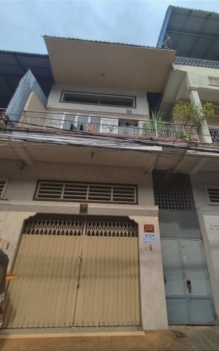 ផ្ទះលក់នៅទឹកល្អក់៣ ទួលគោក តម្លៃធូរខ្លាំង ចំកណ្តាលក្រុង ចរចារបាន