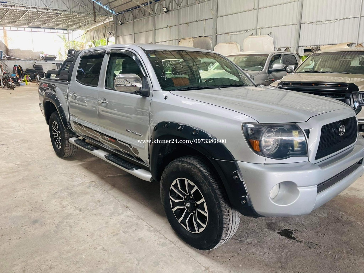 Toyota 2005 in Phnom Penh, Cambodia on