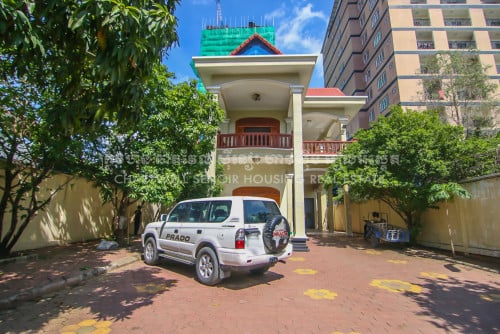 7 Bedrooms Villa available for rent in Boeng Tumpun Area