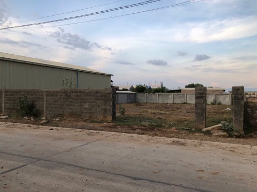 ដីកែងសម្រាប់ជួលបើកអាជីវកម្ម ឫឃ្លាំង