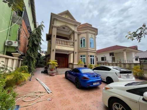 ផ្ទះវីឡាសម្រាប់ជួល/លក់ បុរី១០០ខ្នង ទឹកថ្លា,Villa for Rent/Sale (Tuek Thla), Property Code: VBRE00963