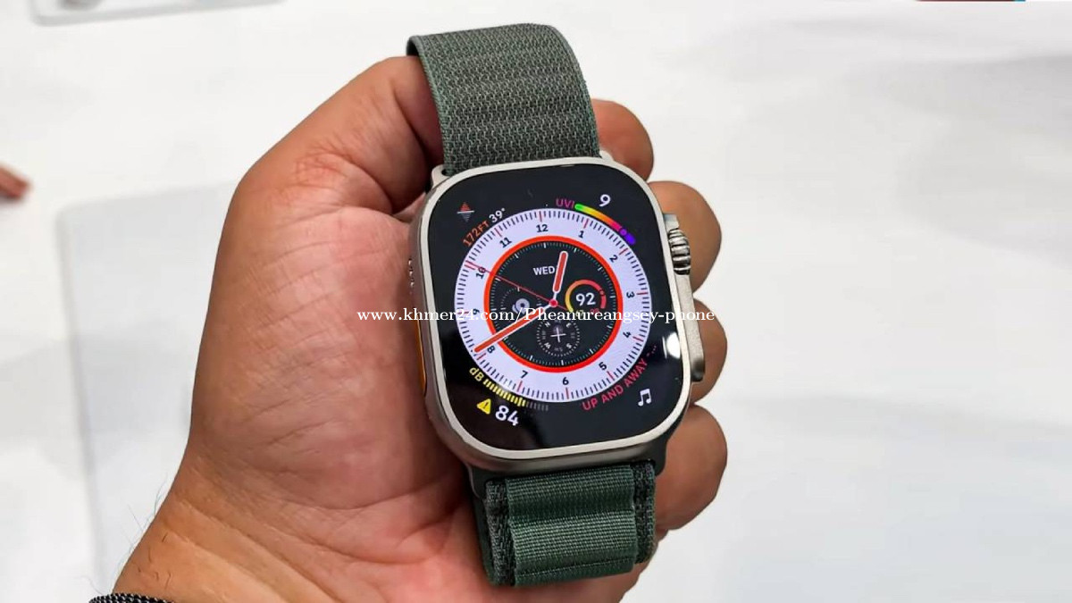 Apple Watch Ultra 49mm Titanium Case with Green Alpine Loop New