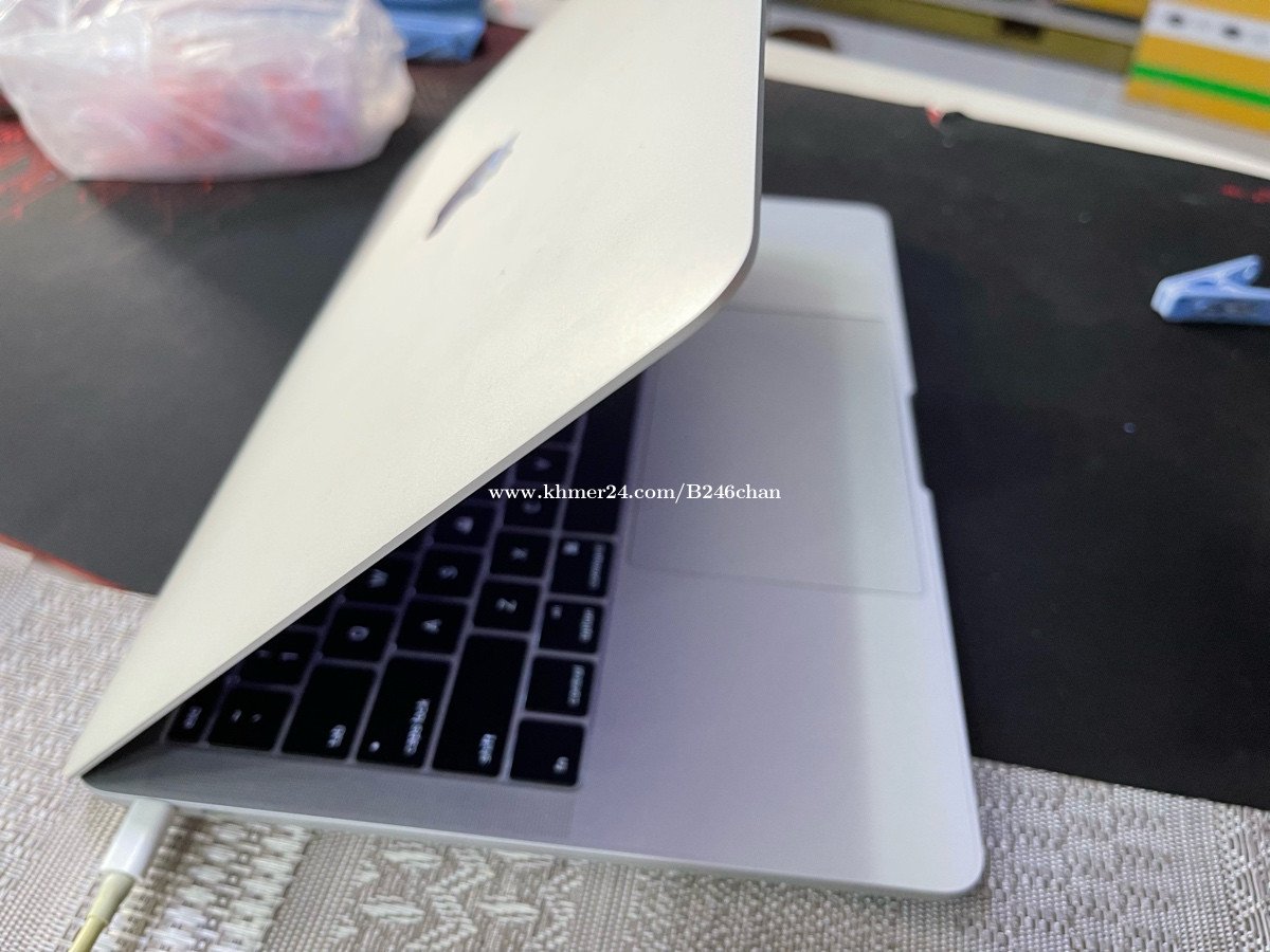 MacBook Pro 13inch 2016 Ram8G 256G price $625.00 in Phnom Penh