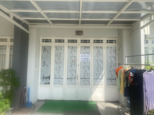 ផ្ទះលក់បន្ទាន់ក្រោមទីផ្សារ