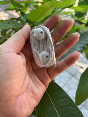 Original huawei earphone brand new