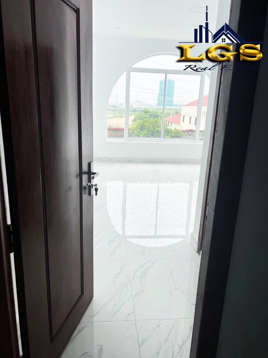 🏠ផ្ទះល្វែងសម្រាប់ជួល/Flat house for rent 🚩នៅជិតផ្សារជីបម៉ុង MegaMall