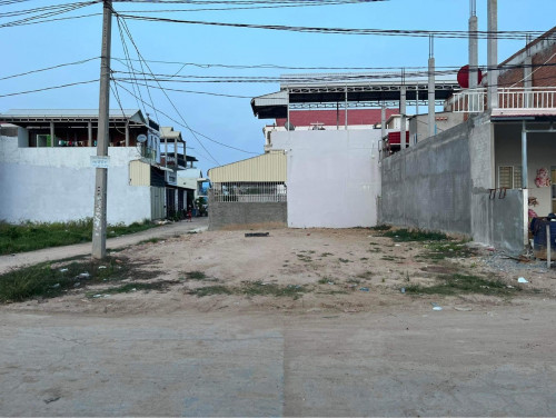 ដីលក់10មឺនចរចារជិតផ្សារឡាន រឺជួល 150$