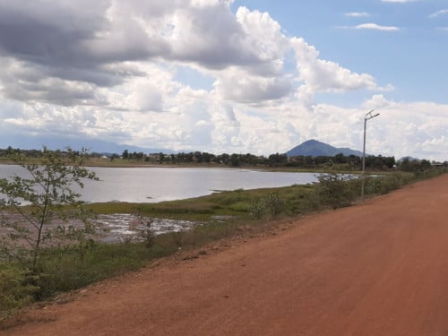 #ដីជាប់ផ្លូវ ក្បែរផ្ទះអ្នកភូមិ ងាយស្រួលចេញចូល #ក្បែរផ្លូវជាតិ44 #ជិះពីផ្សារឧដុង្គ30នាទី