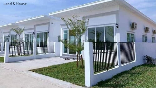 វីឡាបែបថៃ ម្ចាស់ផ្ទាល់ មានប្លង់រឹង ផ្ទះជិតផ្សារ