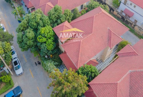 ឃ្វីនវីឡាទំនើប សម្រាប់លក់