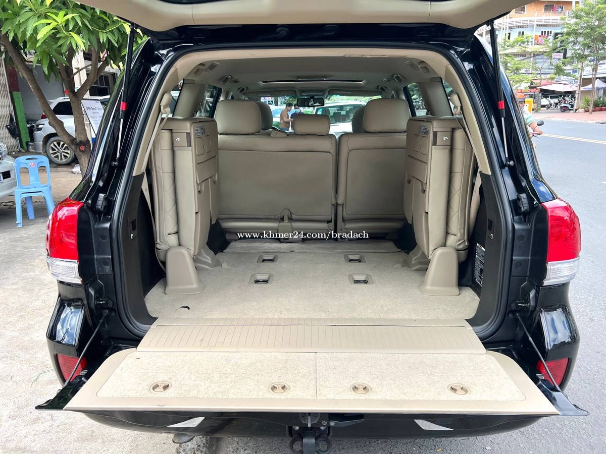 TOYOTA LAND CRUISERS GXR i Price 66500.00 in Phnom Penh, Cambodia