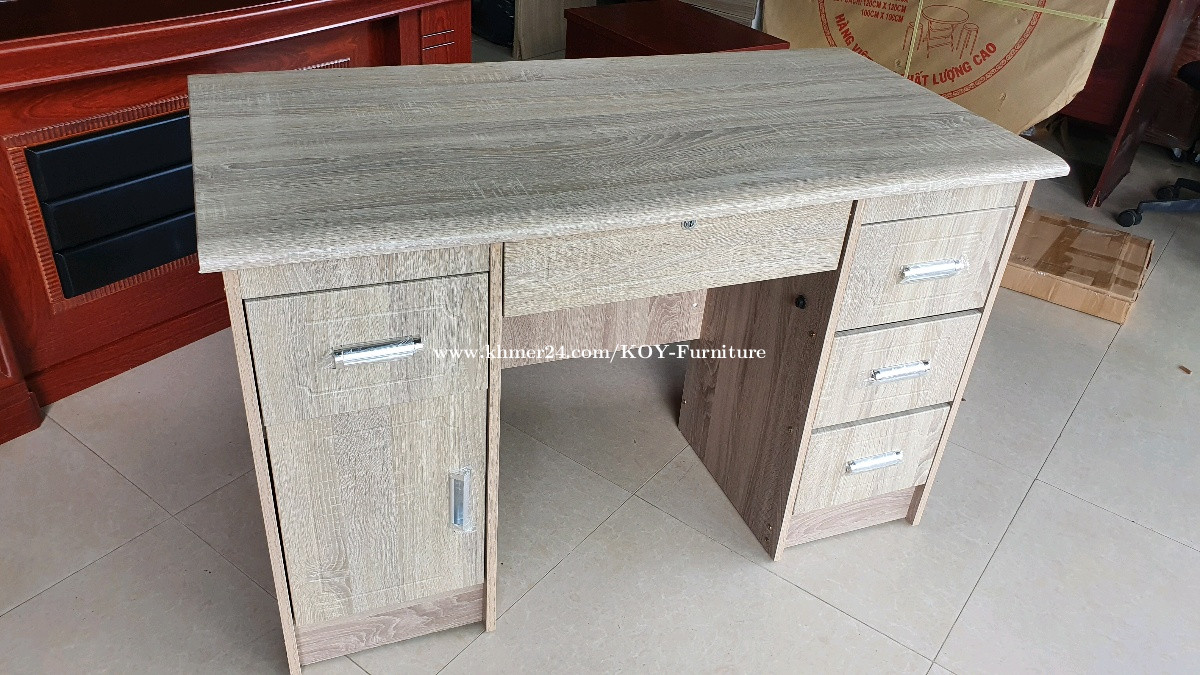 Desks 120x60cm in Phnom Penh, Cambodia on
