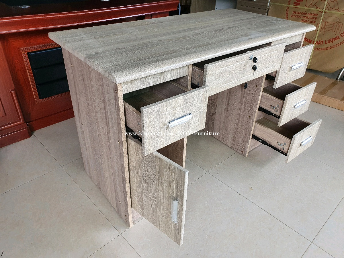 Desks 120x60cm in Phnom Penh, Cambodia on