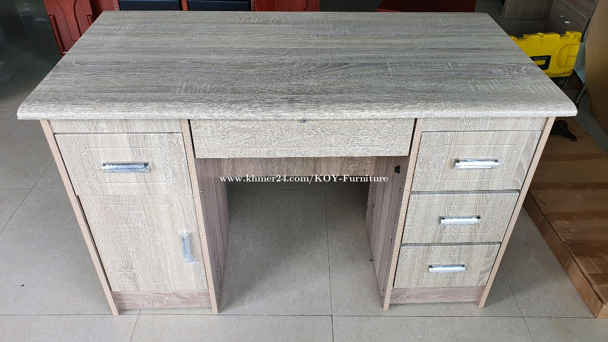 Desks 120x60cm in Phnom Penh, Cambodia on