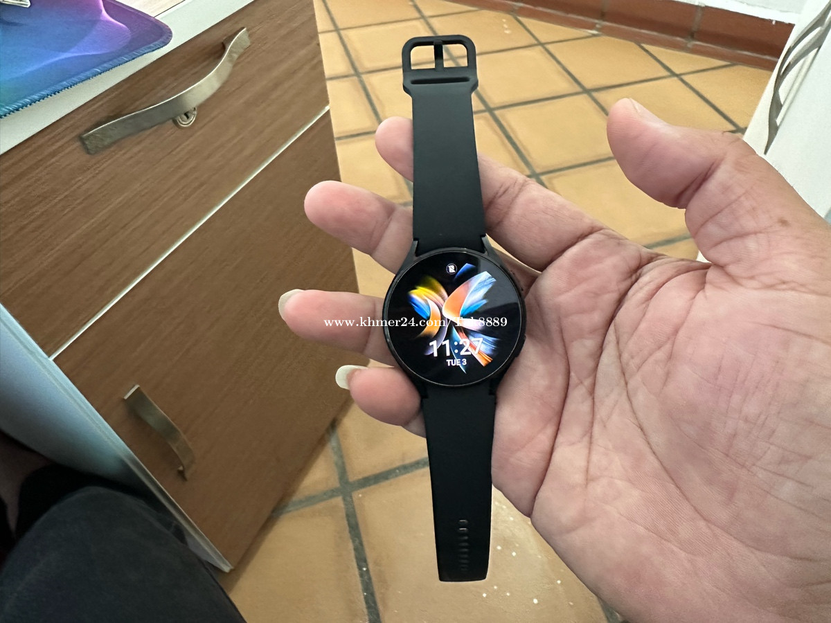 Samsung watch 4 44mm in Phnom Penh, Cambodia on