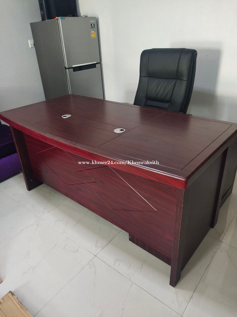 CEO office desk condition perfect in Phnom Penh, Cambodia on