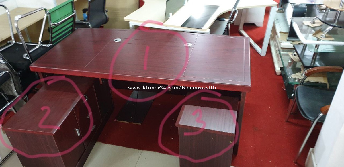 CEO office desk condition perfect in Phnom Penh, Cambodia on