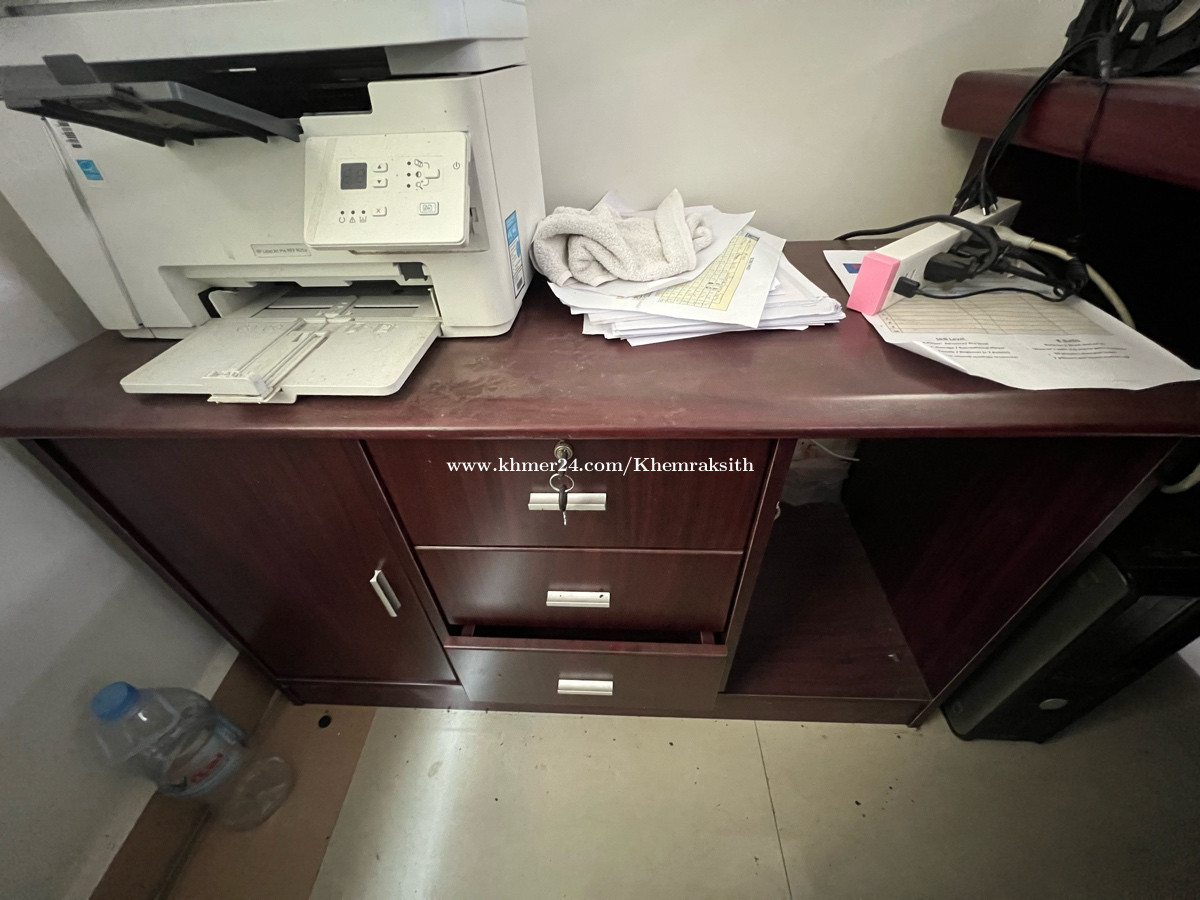 CEO office desk condition perfect in Phnom Penh, Cambodia on