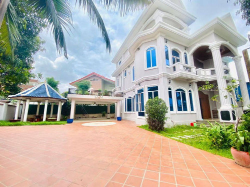 ផ្ទះវីឡាលក់ទីតាំងកែងកាច់ជ្រុងសង្កាត់ភ្នំពេញថ្មី, Villa for Sale in PP Thmei, Property Code: VBRE01042