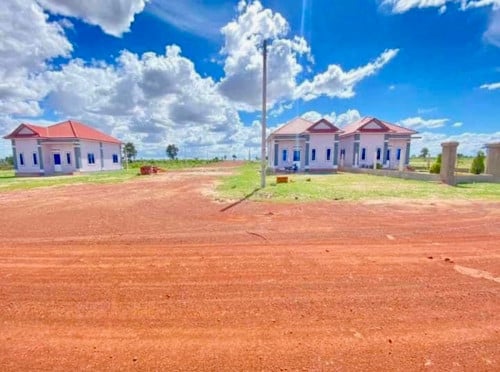 ដី​លក់​តំបន់​កំពុង​អភិវឌ្ឍន៍​ ត្រាវកុដ្ឋ