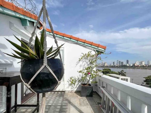 Beautiful 3 Bedroom Penthouse for Rent in Phnom Penh - Riverside