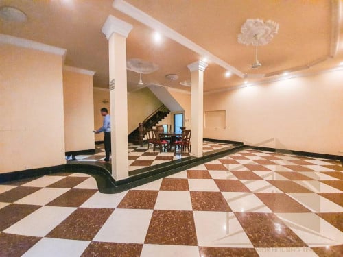 5 bedrooms Villa available for rent in Tole Bassac