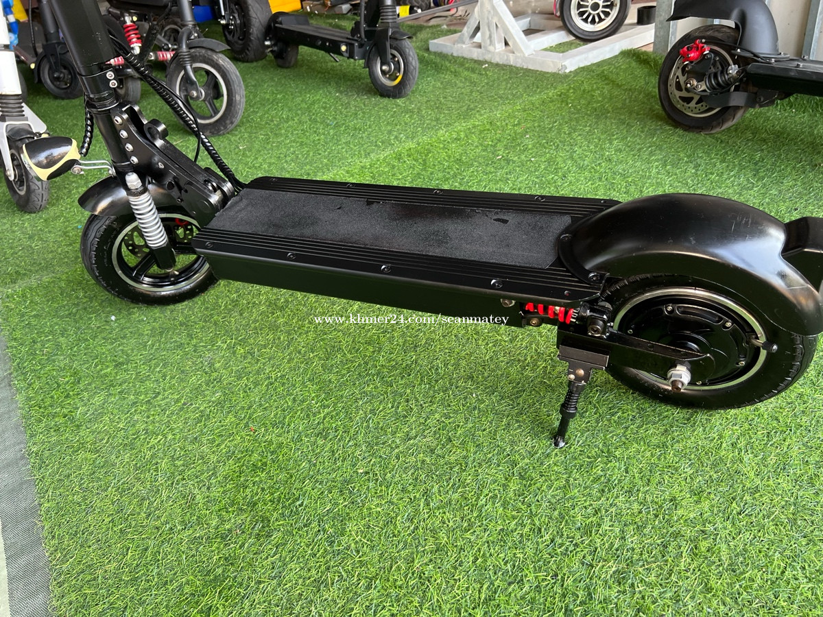 ស្គូទ័សាំងហ្គាពួរ Electric Scooter Singapore in Phnom Penh, Cambodia on