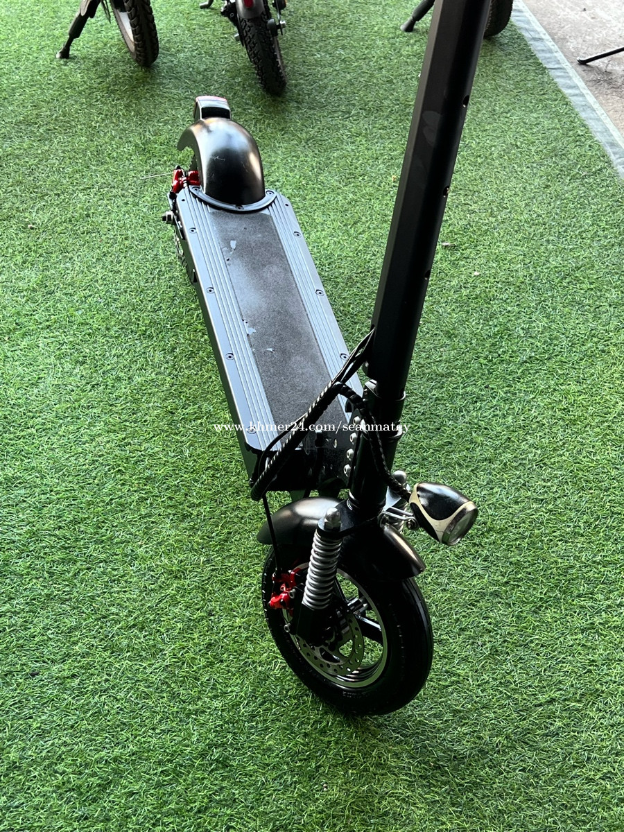 ស្គូទ័សាំងហ្គាពួរ Electric Scooter Singapore in Phnom Penh, Cambodia on