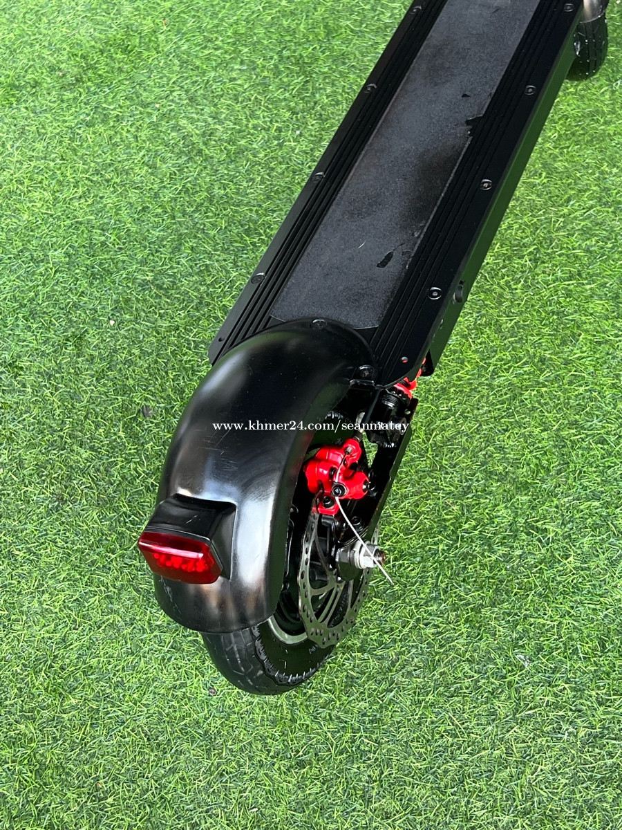 ស្គូទ័សាំងហ្គាពួរ Electric Scooter Singapore in Phnom Penh, Cambodia on