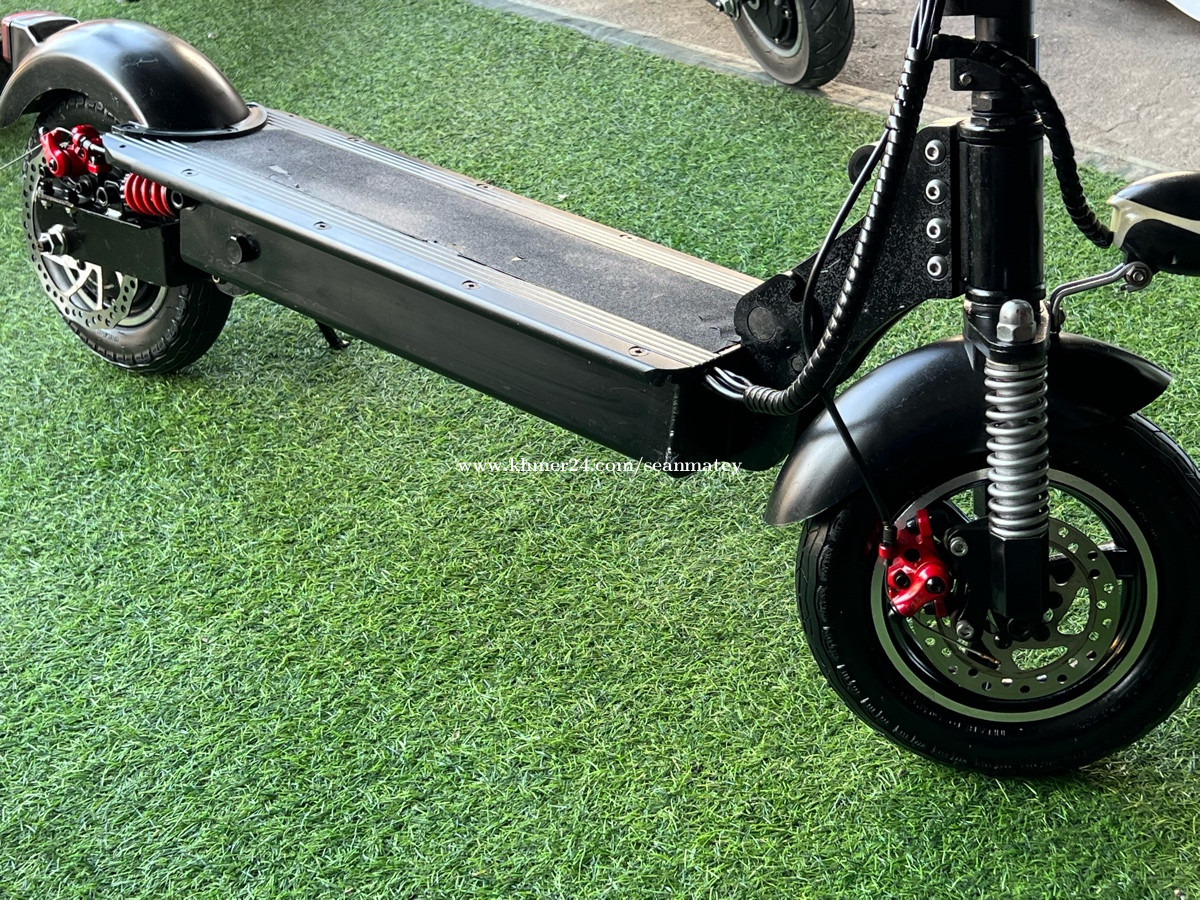 ស្គូទ័សាំងហ្គាពួរ Electric Scooter Singapore in Phnom Penh, Cambodia on