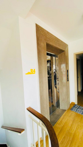 Hotel For Rent Near Riverside & Wat Phnom Area, 5mx30m, 08 Floors, 15 Rooms, 6,000$