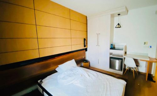 Hotel For Rent Near Riverside & Wat Phnom Area, 5mx30m, 08 Floors, 15 Rooms, 6,000$