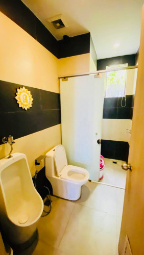 Hotel For Rent Near Riverside & Wat Phnom Area, 5mx30m, 08 Floors, 15 Rooms, 6,000$