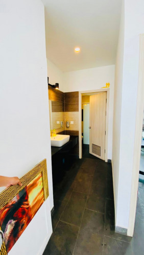 Hotel For Rent Near Riverside & Wat Phnom Area, 5mx30m, 08 Floors, 15 Rooms, 6,000$