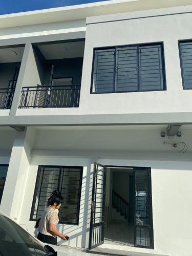 វីឡាកូនកាត់ប្រកបអាជីវកម្មបាន