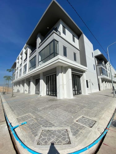 ផ្ទះកែង Shop house BM chip mong 6A សំណង់ហើយ 100%