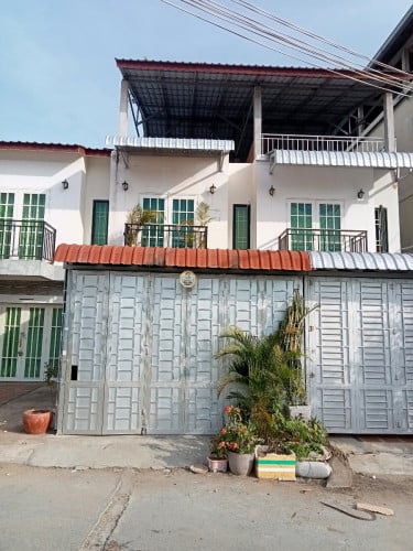 ផ្ទះលក់ នៅជិតព្រលានយន្តហោះ