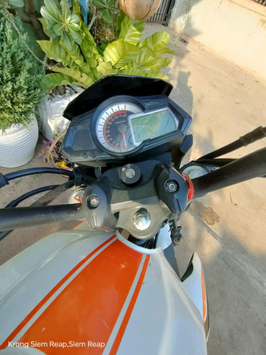 ម៉ូតូស្អាត
