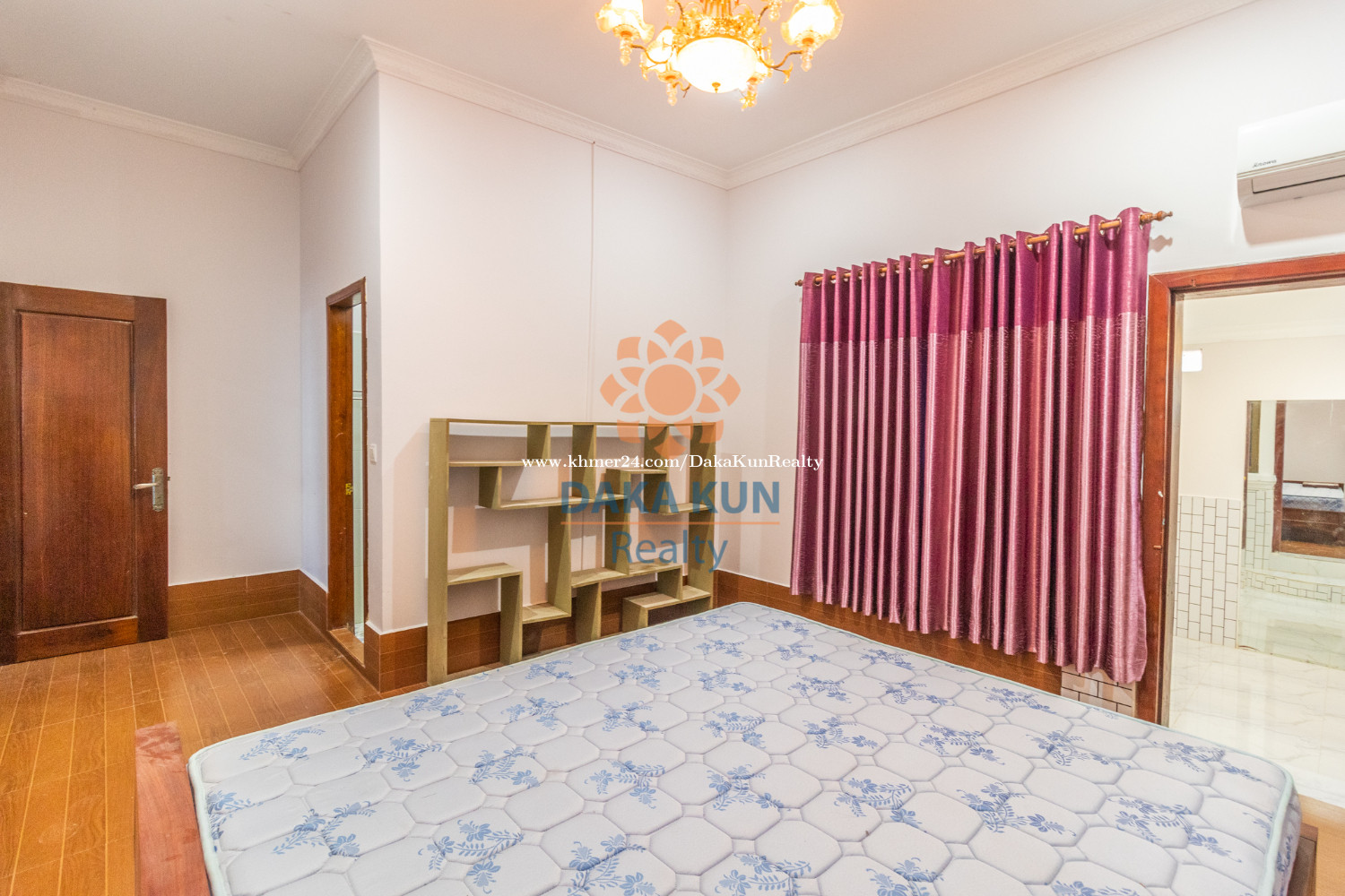 ផ្ទះលក់នៅជិតក្រវ៉ាត់ក្រុង, ក្រុងសៀមរាប/House for Sale in Krong Siem