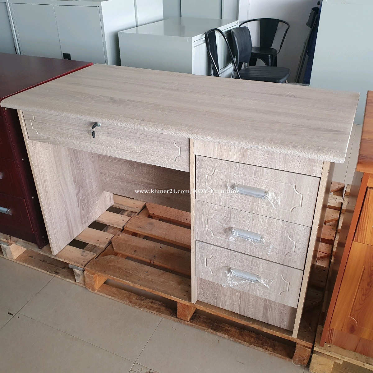 OFFICE DESK 120X60CM =75(សីលធម៍+សេវាកម្ម+គុណភាព) in Phnom Penh, Cambodia on