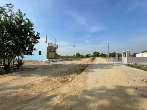 ដីលក់ ជិតផ្សារដើមអម្ពិល ផ្លូវជាតិលេខ 2