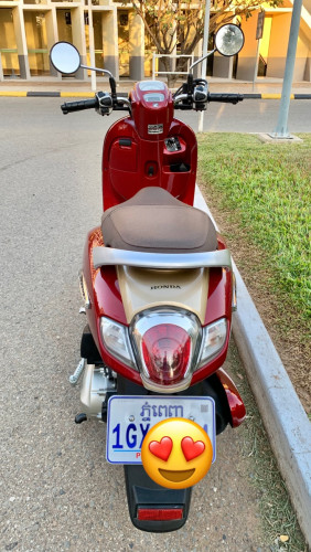 Scoopy i