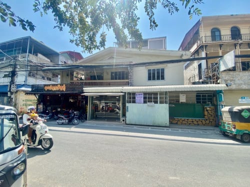 ផ្ទះលក់នៅជិតទួលសែ្លងតំបន់រកស៊ីបាន