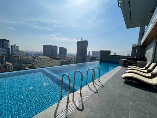 1BR Apartment for rent with Swimming Pool and Gym in Boeng Trobek, near Russian Market