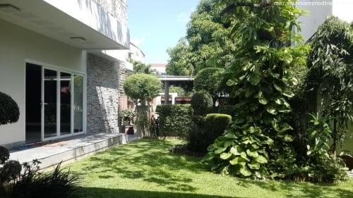 វីឡាម៉ូដែលទំនើប នៅបឹងកេងកង​ I Villa For Urgent Sale at Boeng Keng Kang!