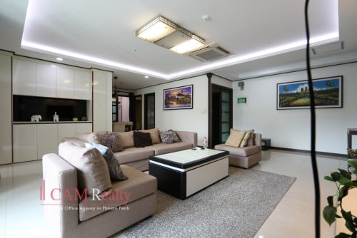 BKK1 area| 3 bedrooms condominium on 18th floor for rent| Swimming pool, gym and sauna