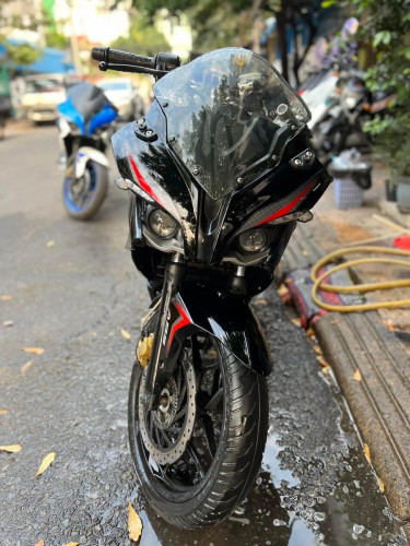 Pulsar 200