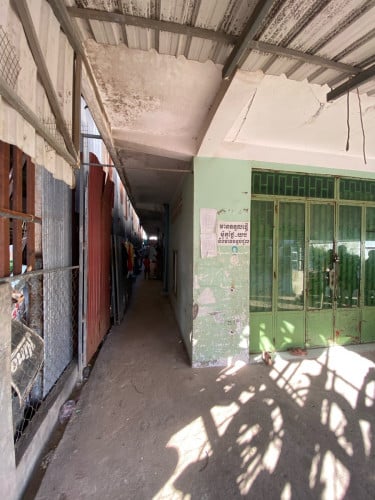 ផ្ទះលក់180000$ មានចំនូលរាល់ខែ500$-600$