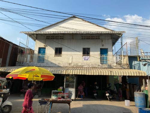 ផ្ទះលក់180000$ មានចំនូលរាល់ខែ500$-600$
